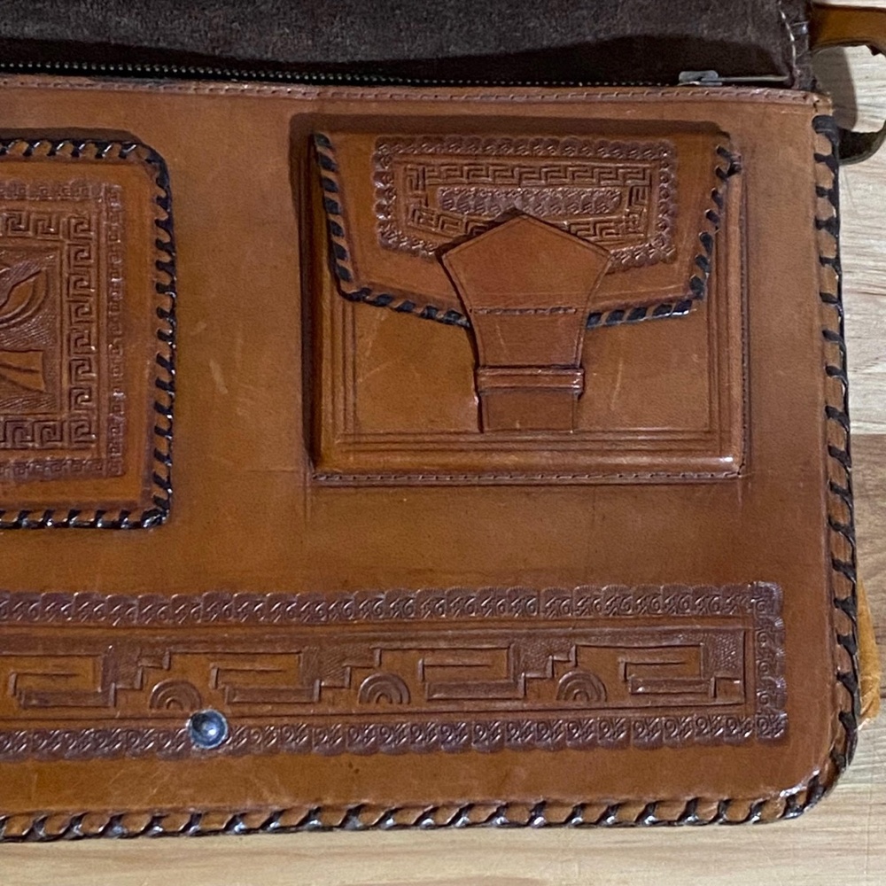 Vintage Hand Tooled Carved Siesta Mexico Leather Handbag w/Small Wallet - Picture 7 of 16